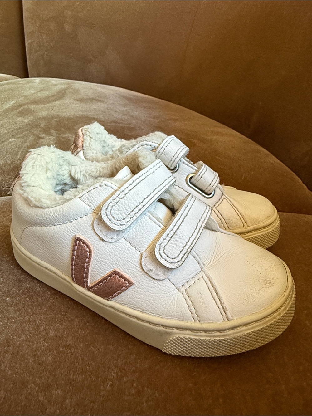 Veja Toddler Kids Esplar Sherpa Leather Sneakers size 8.5